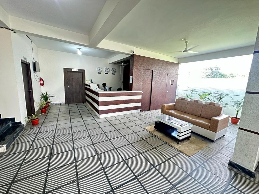 Hotel Prime Classic Shamshabad Exterior foto