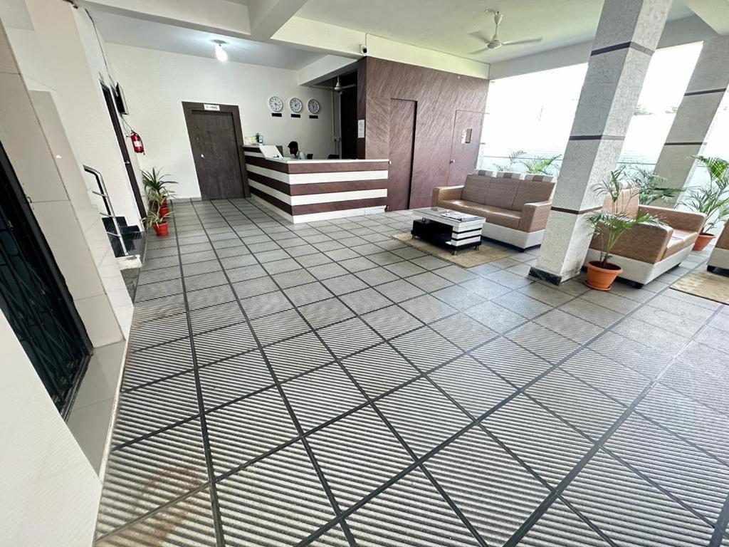 Hotel Prime Classic Shamshabad Exterior foto